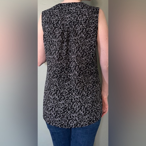 CHAUS Black and White Floral Tunic - Picture 4 of 8